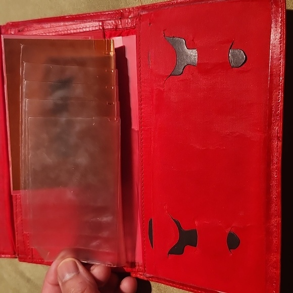 Renwick ranch Red leather wallet - Picture 4 of 10